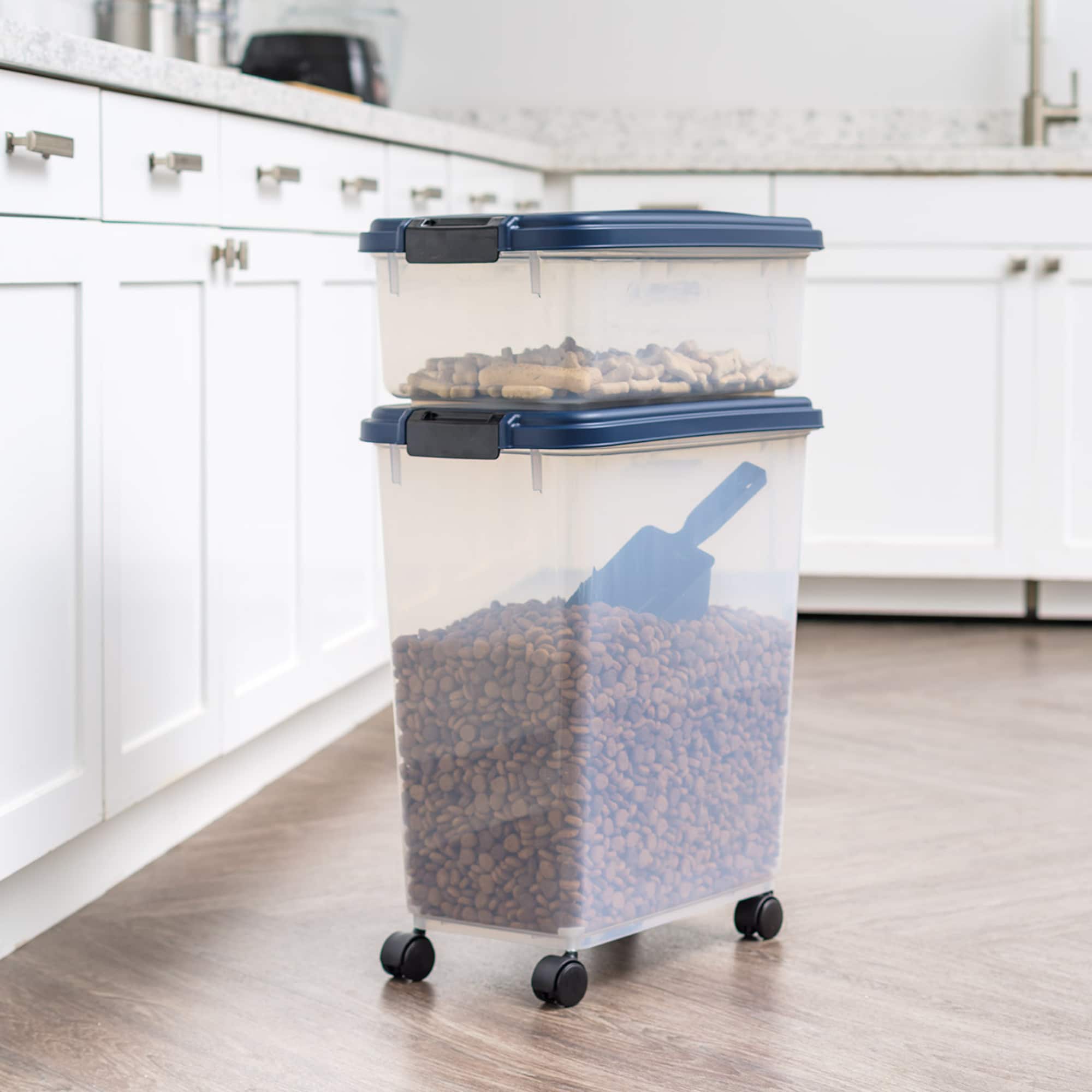 IRIS® Airtight Container Set with Blue Buckle Lid